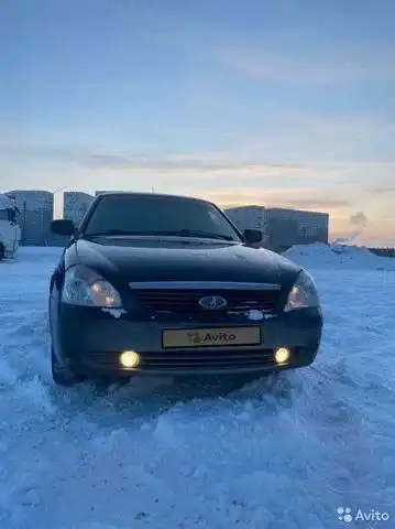 Фото автомобиля LADA 2172 PRIORA, 2010 — госномер Р353ТУ196. Цвет: ТЕМНО ЗЕЛЕНЫЙ
