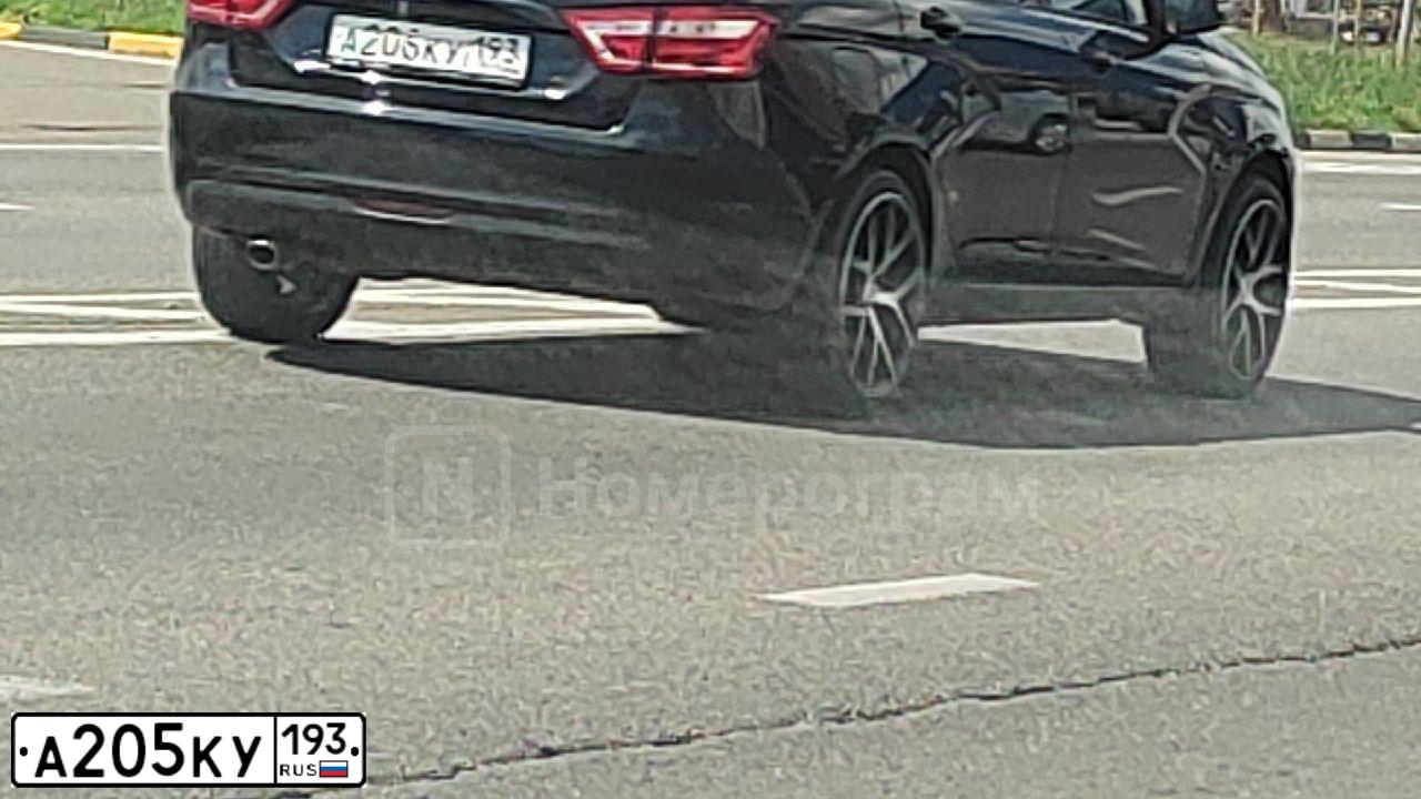 Фото автомобиля CHEVROLET CRUZE, 2013 — госномер Р153АЕ777. Цвет: Белый
