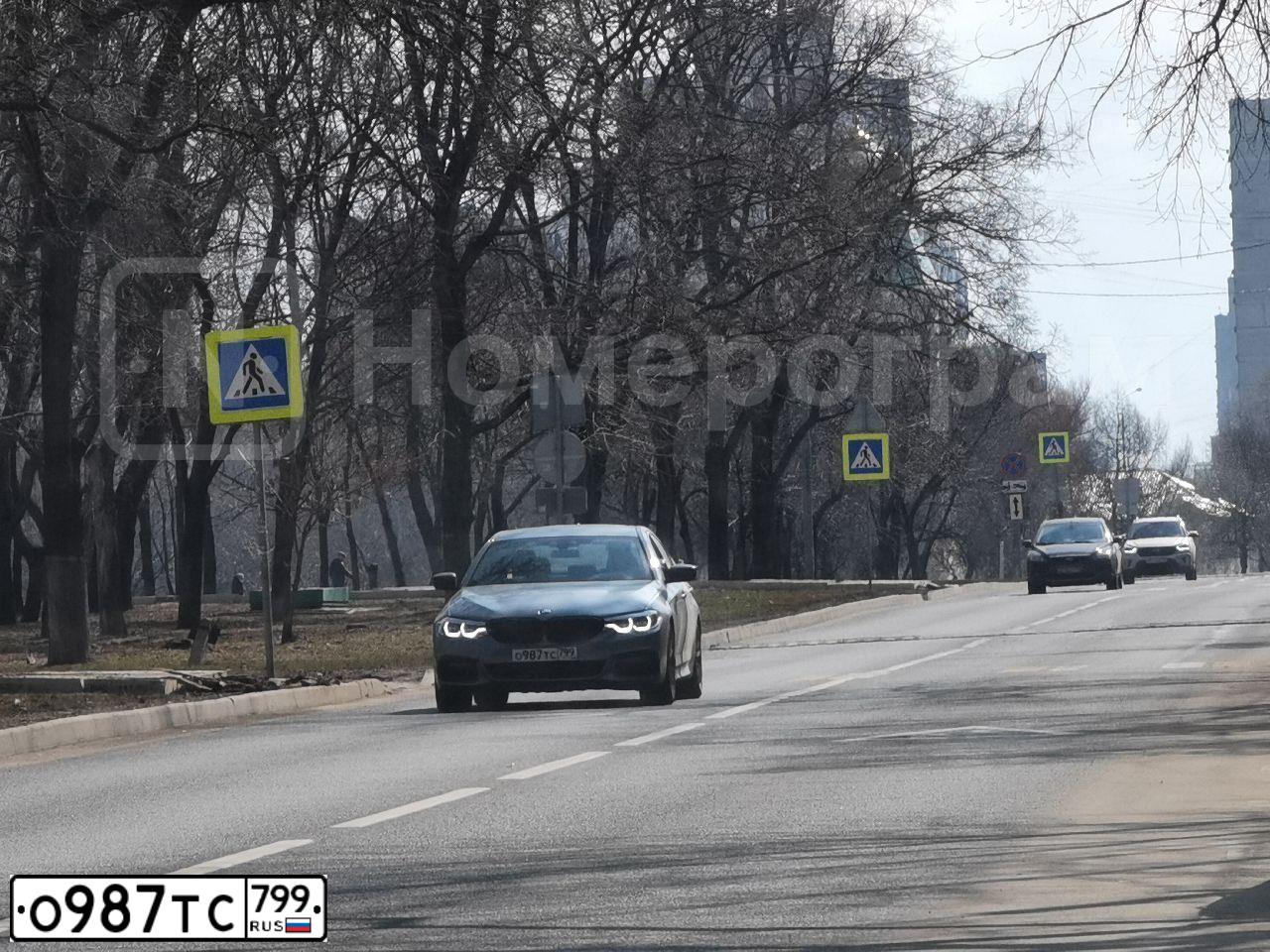 Фото автомобиля BMW SERIE 5, 2020 — госномер О987ТС799. Цвет: СЕРЫЙ