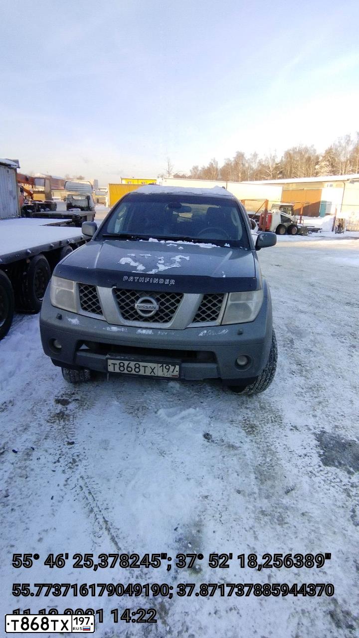 Фото автомобиля NISSAN PATHFINDER, 2005 — госномер Т868ТХ197. Цвет: Серый