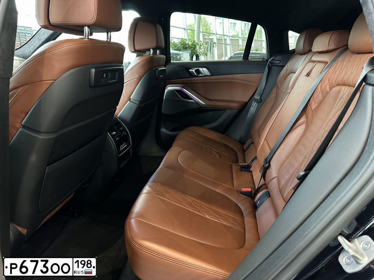 Фото автомобиля BMW X6, 2021 — госномер С300ОК790. Цвет: ЧЕРНЫЙ