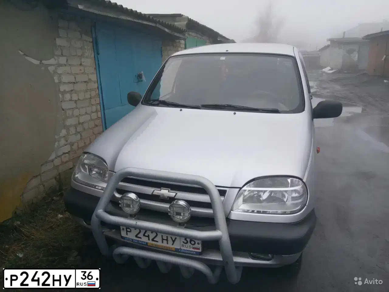 Фото автомобиля CHEVROLET NIVA, 2006 — госномер Е171ВА48. Цвет: Светло-Серебристый металлик