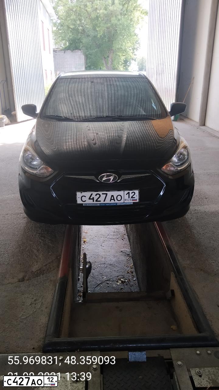Фото автомобиля HYUNDAI SOLARIS, 2011 — госномер С427АО12. Цвет: ЧЕРНЫЙ