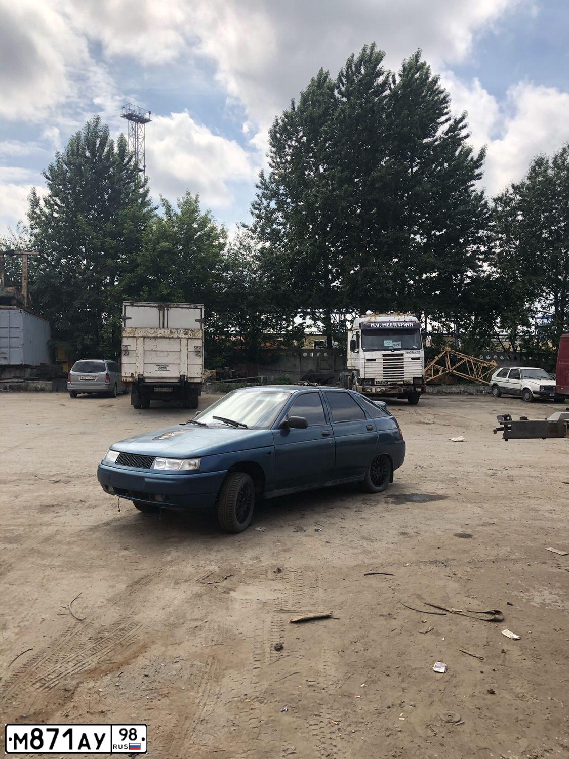Фото автомобиля LADA 2112 LADA, 2004 — госномер М871АУ98. Цвет: сине-зеленый