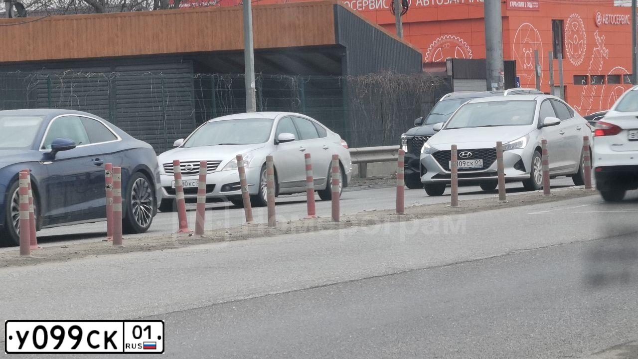 Фото автомобиля MITSUBISHI OUTLANDER, 2006 — госномер У099СК01. Цвет: ЧЕРНЫЙ