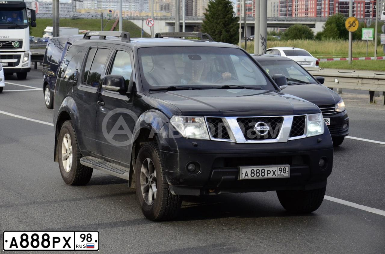 Фото автомобиля NISSAN PATHFINDER, 2008 — госномер А888РХ98. Цвет: ЧЕРНЫЙ