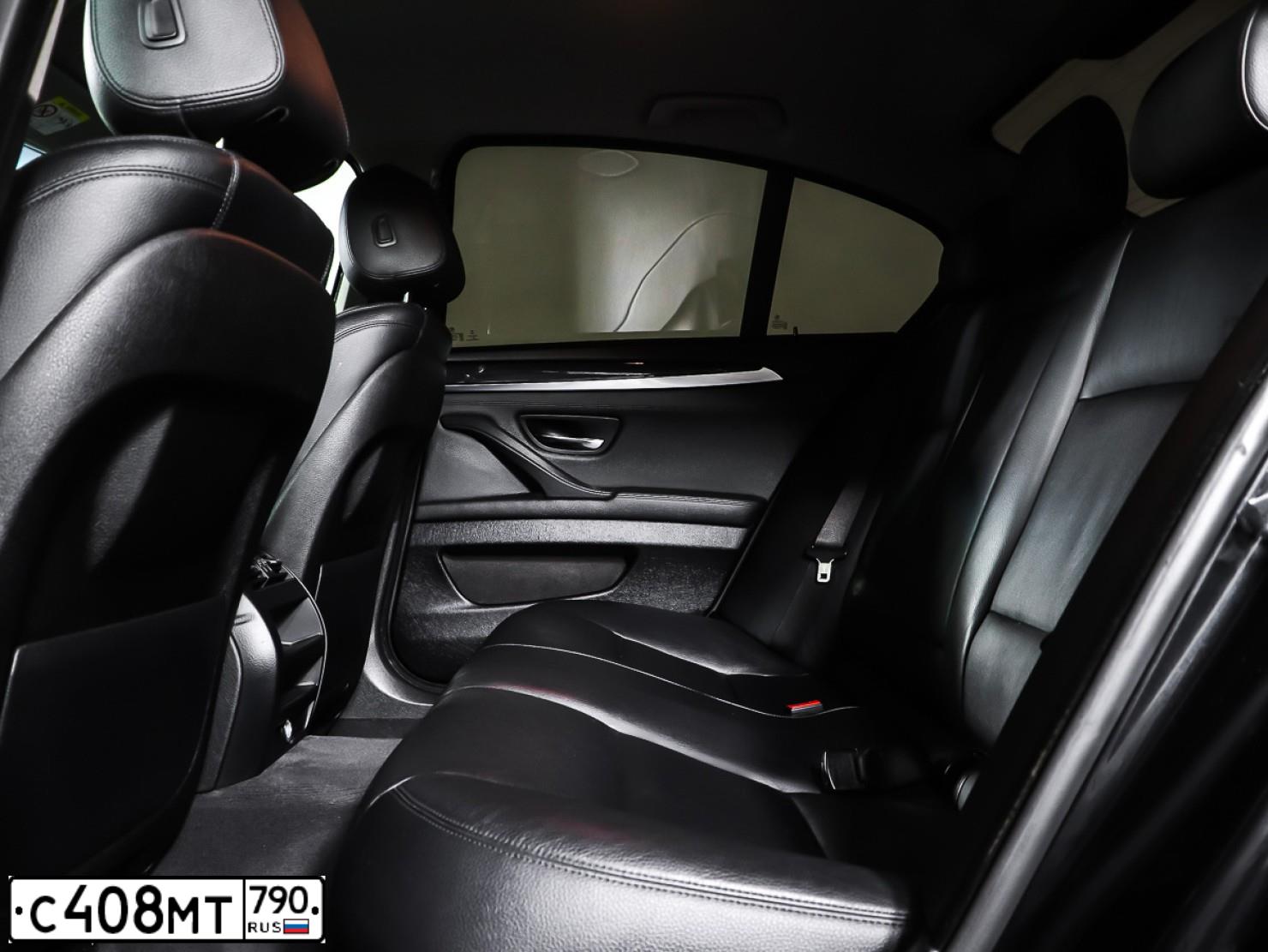 Фото автомобиля BMW SERIE 5, 2014 — госномер Н222ТО90. Цвет: ЧЕРНЫЙ