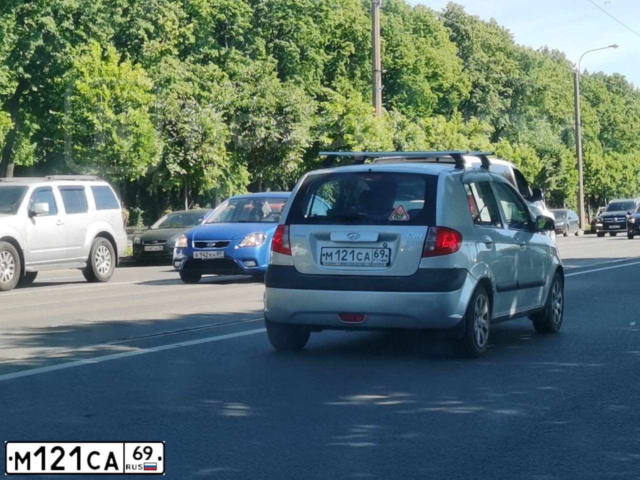 Фото автомобиля HYUNDAI GETZ, 2008 — госномер М121СА69. Цвет: СЕРЫЙ