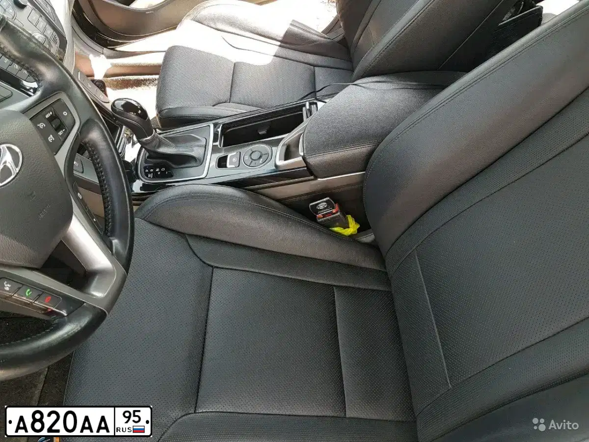 Фото автомобиля TOYOTA LANDCRUISER, 2010 — госномер А820АА95. Цвет: Белый