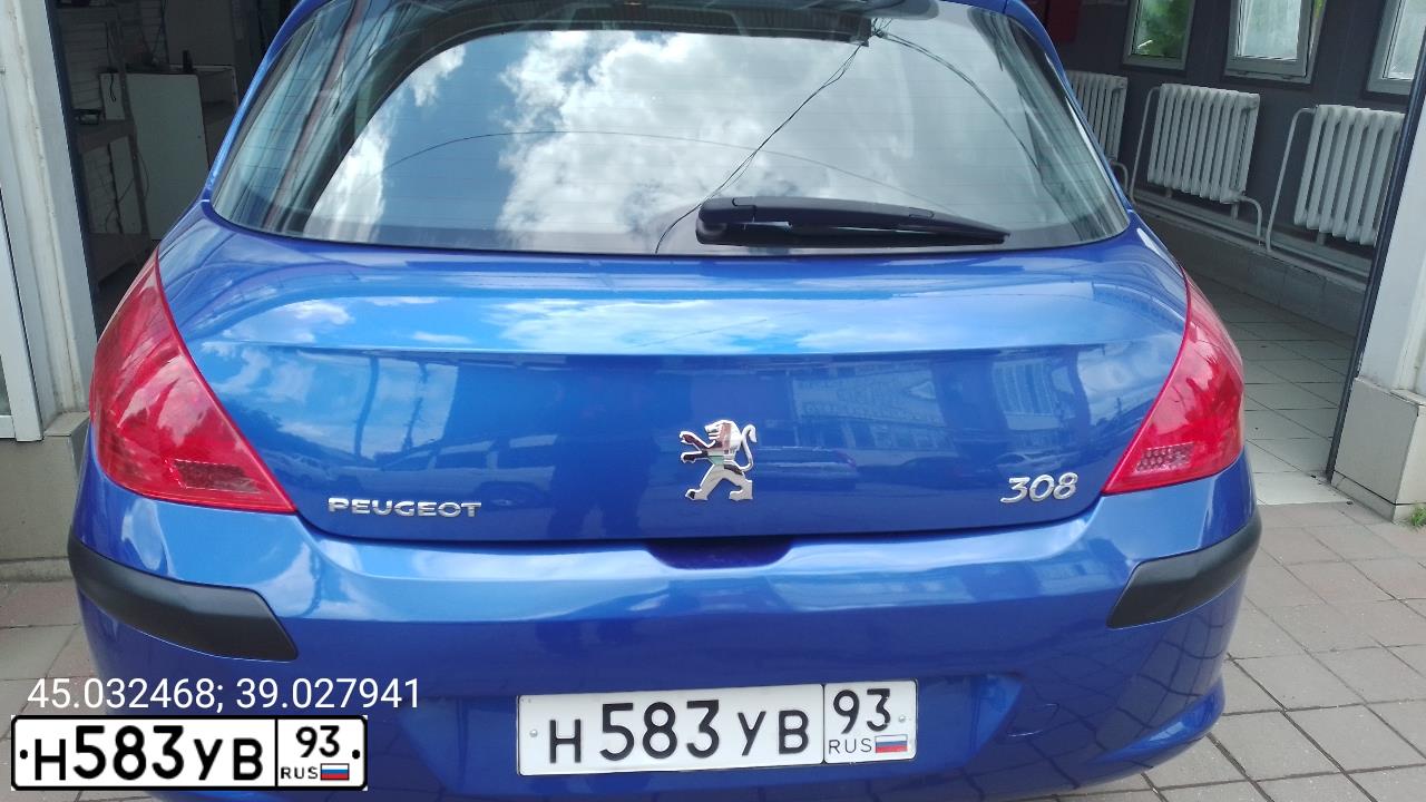 Фото автомобиля PEUGEOT 308, 2010 — госномер Н583УВ93. Цвет: ЯРКО-СИНИЙ