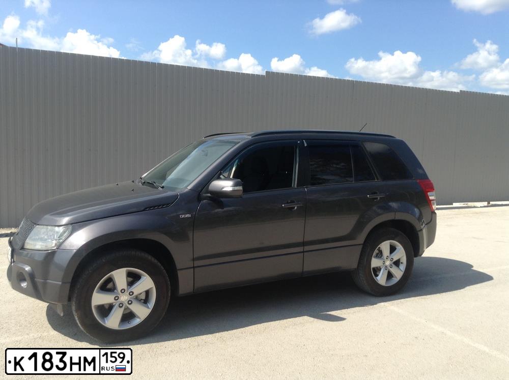 Фото автомобиля SUZUKI /GRAND/ VITARA, 2008 — госномер О090КС43. Цвет: ТЕМНО-СЕРЫЙ
