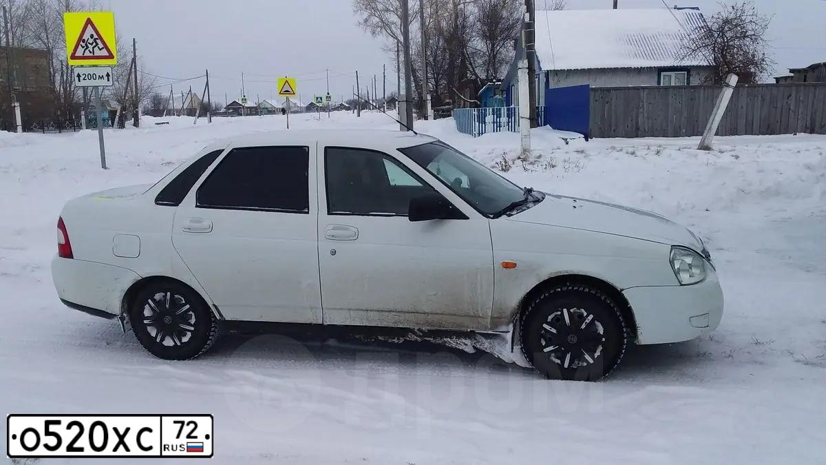 Фото автомобиля LADA PRIORA, 2014 — госномер Е208ММ186. Цвет: Белый