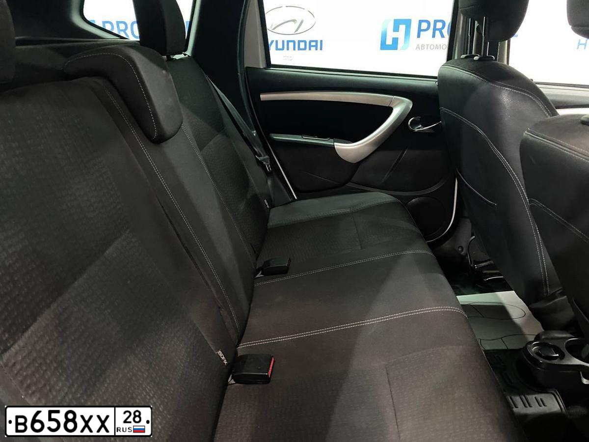 Фото автомобиля NISSAN TERRANO, 2016 — госномер Р545АТ154. Цвет: Белый