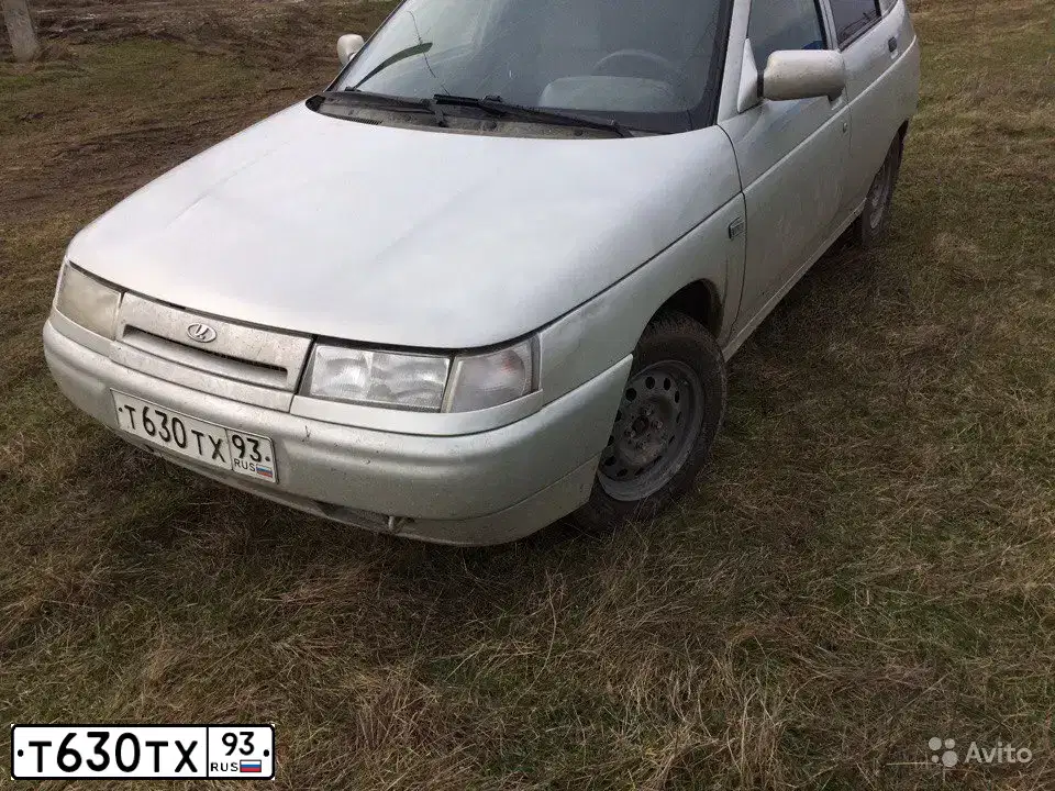 Фото автомобиля LADA 2112 LADA, 2004 — госномер Т630ТХ93. Цвет: МОЛОЧНО-БЕЛЫЙ СЕРЕБРИСТЫЙ