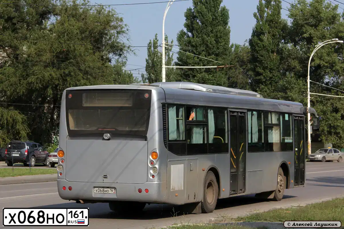 Фото автомобиля GOLDEN DRAGON CITY BUS, 2005 — госномер Р437КО126. Цвет: Серый