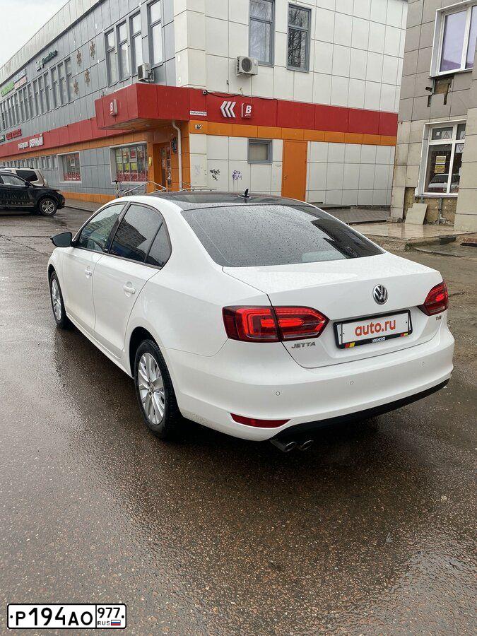 Фото автомобиля VOLKSWAGEN JETTA, 2014 — госномер Н198УУ82. Цвет: Белый