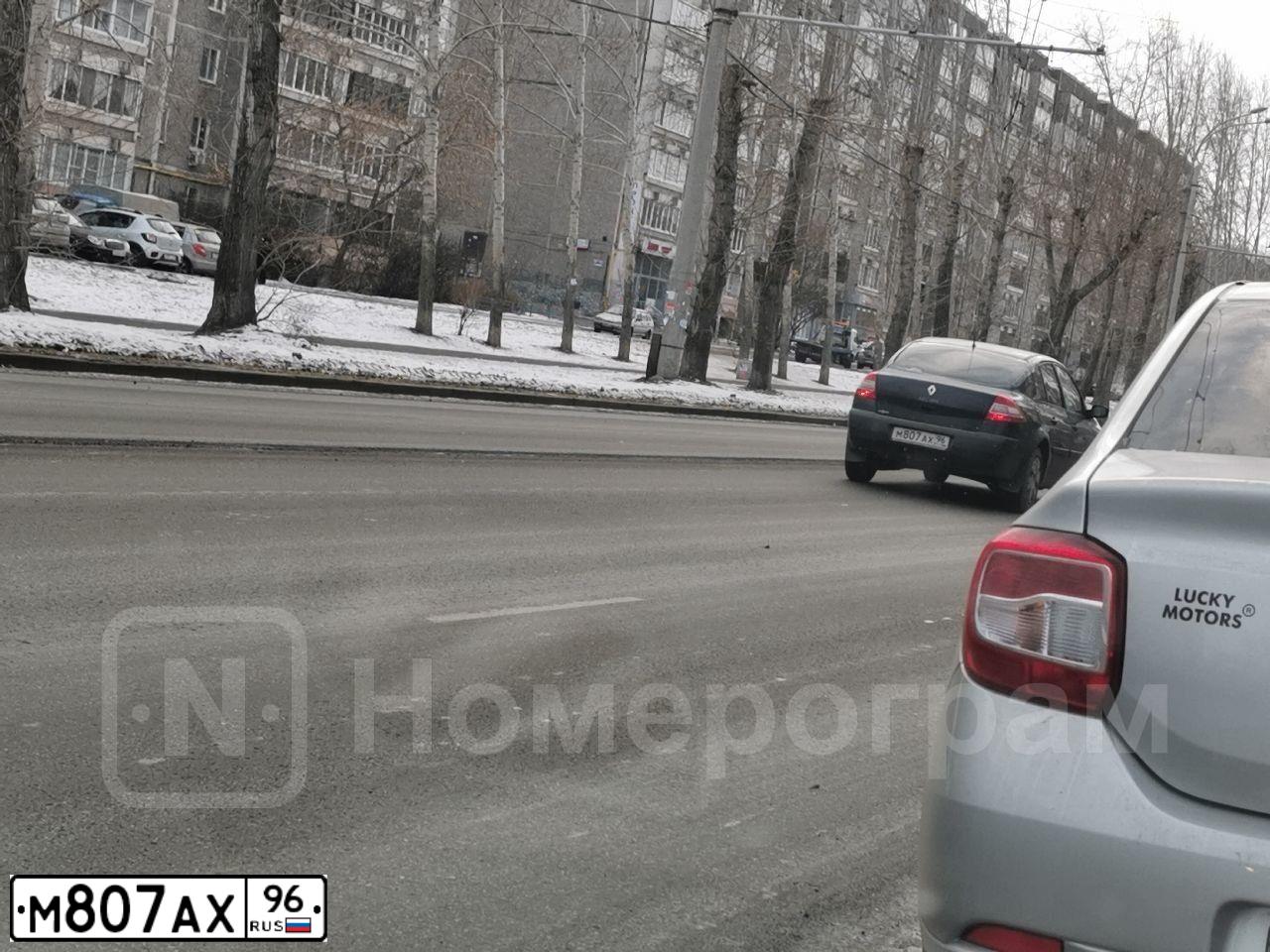 Фото автомобиля RENAULT MEGANE, 2008 — госномер Р801ХВ72. Цвет: ТЕМНО СИНИЙ