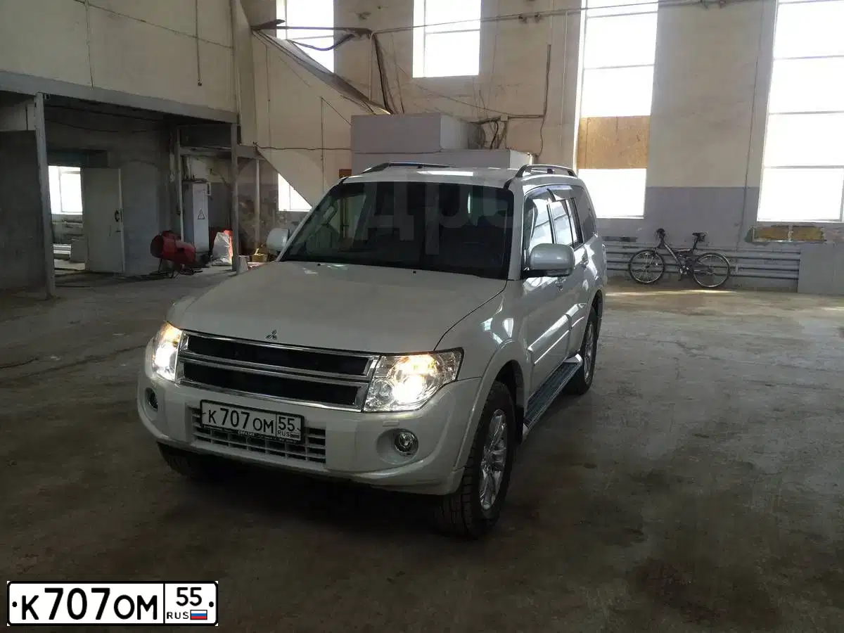 Фото автомобиля TOYOTA LANDCRUISER, 2015 — госномер К707ОМ55. Цвет: БЕЛЫЙ