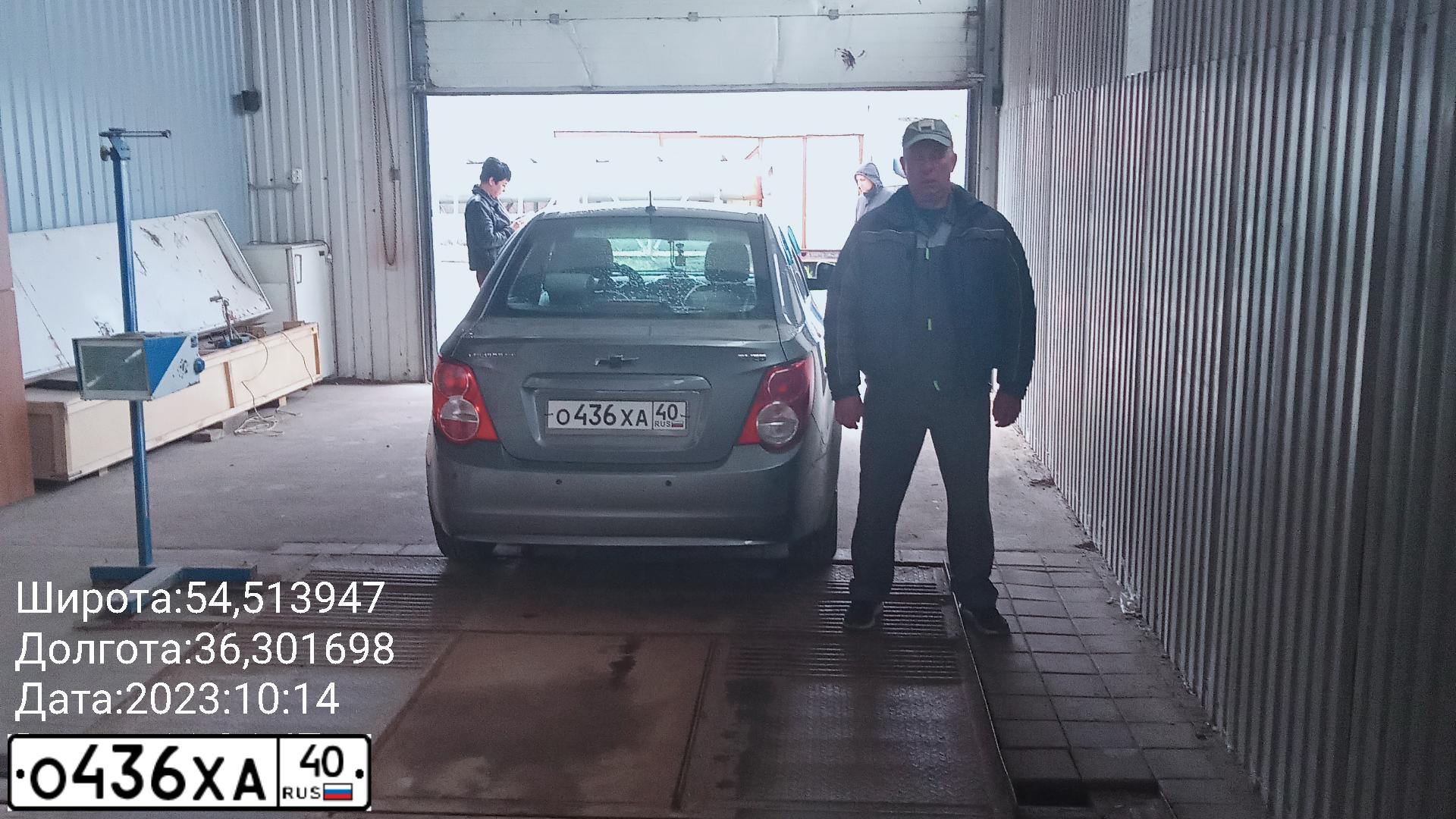 Фото автомобиля CHEVROLET AVEO, 2013 — госномер Н560РТ40. Цвет: СЕРЫЙ МЕТАЛЛИК