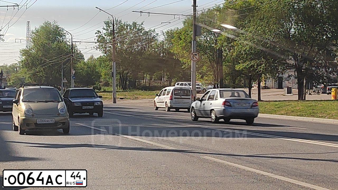 Фото автомобиля MERCEDES M-KLASSE, 2012 — госномер А222ТТ05. Цвет: ЧЕРНЫЙ
