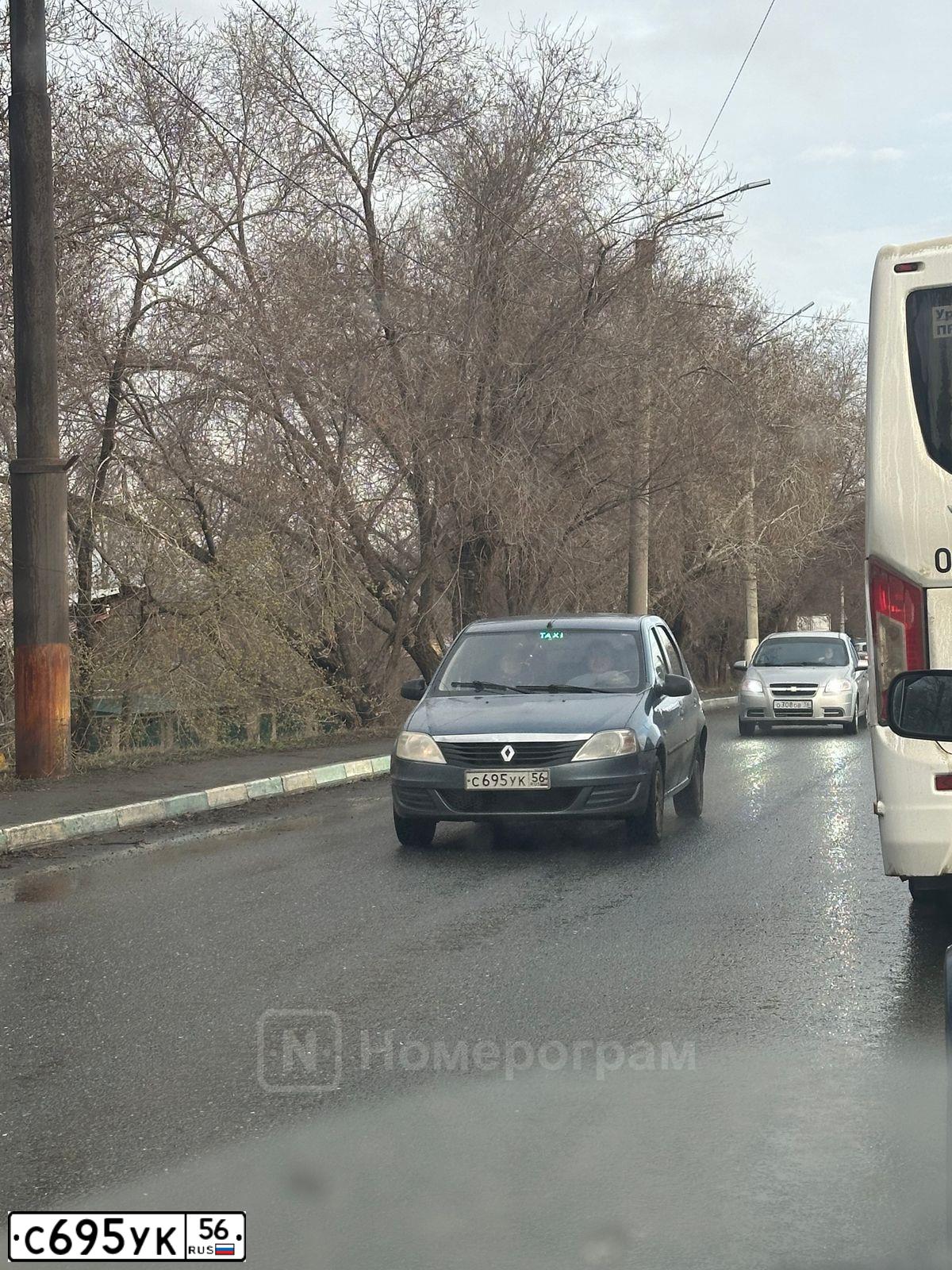 Фото автомобиля RENAULT LOGAN, 2011 — госномер С695УК56. Цвет: СИНИЙ