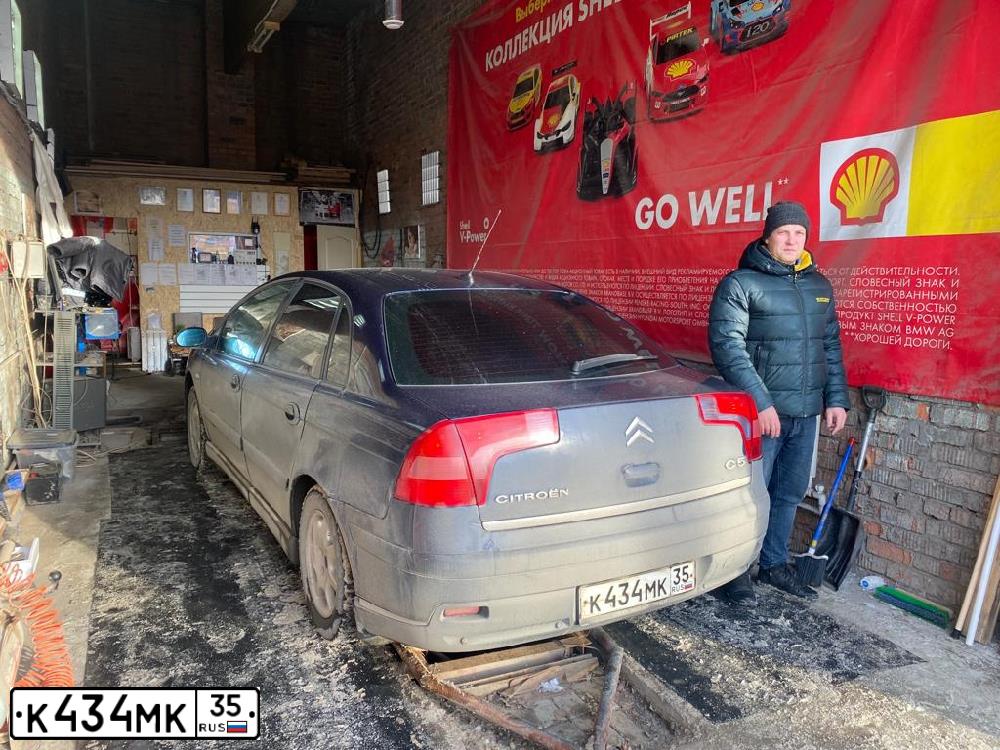 Фото автомобиля CITROEN C5, 2006 — госномер К434МК35. Цвет: Темно-синий