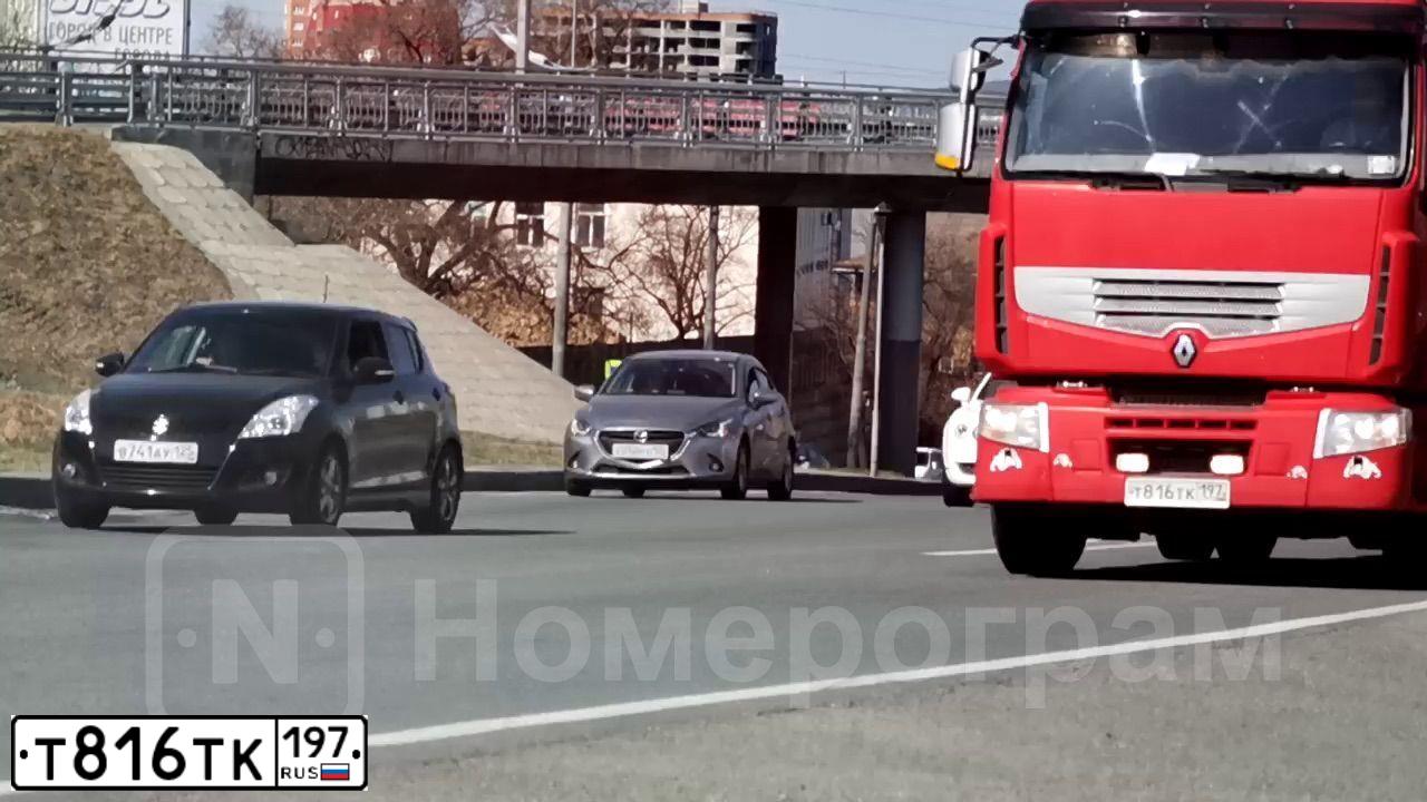 Фото автомобиля RENAULT PREMIUM 440, 2011 — госномер Н183МА126. Цвет: Красный