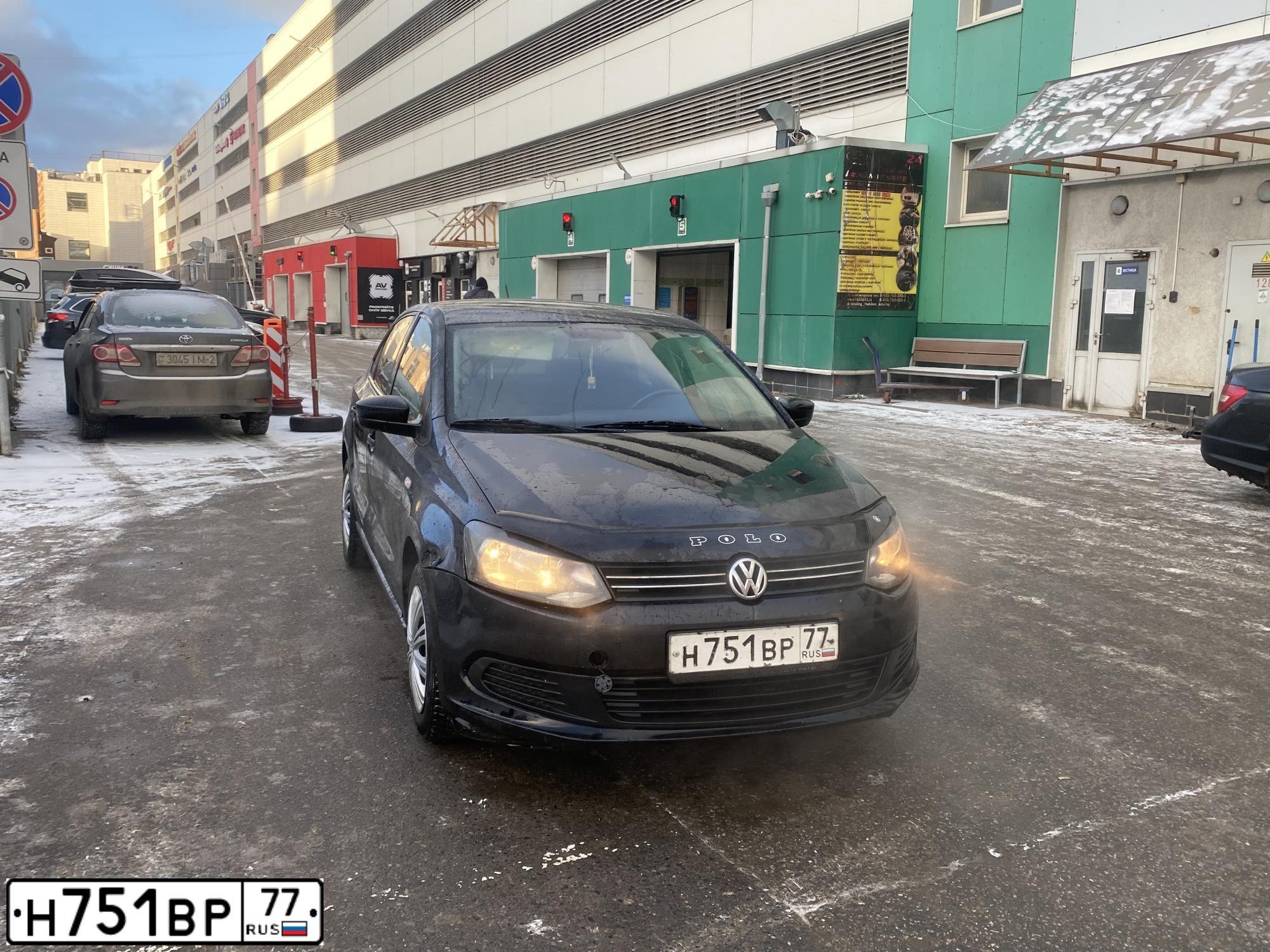 Фото автомобиля GAZ 3102 WOLGA, 1994 — госномер Н751ВР77. Цвет: ЧЕРНЫЙ