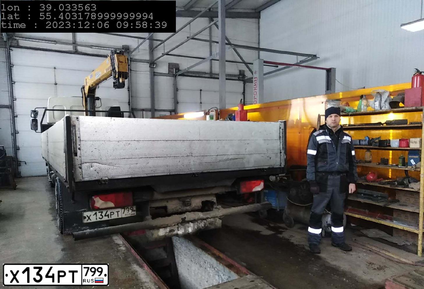 Фото автомобиля VOLVO SERIE FE, 2010 — госномер Х134РТ799. Цвет: Белый