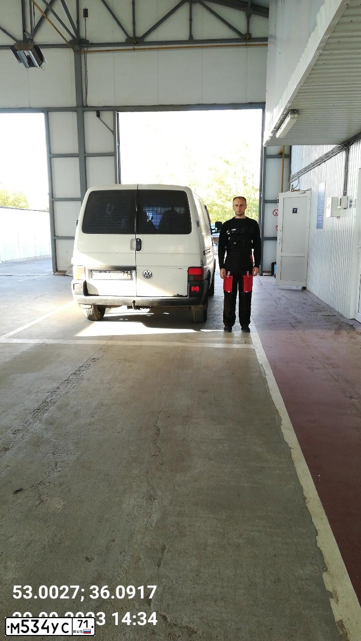 Фото автомобиля VOLKSWAGEN TRANSPORTER, 2002 — госномер М534УС71. Цвет: БЕЛЫЙ