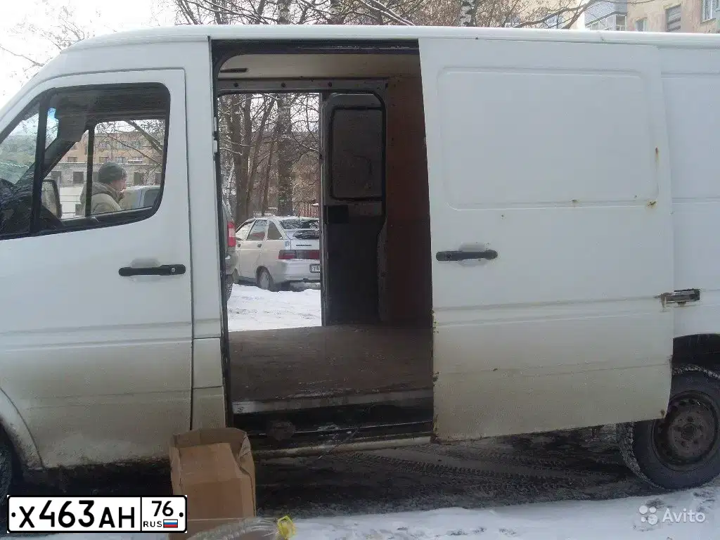 Фото автомобиля MERCEDES SPRINTER, 1997 — госномер Х463АН76. Цвет: БЕЛЫЙ