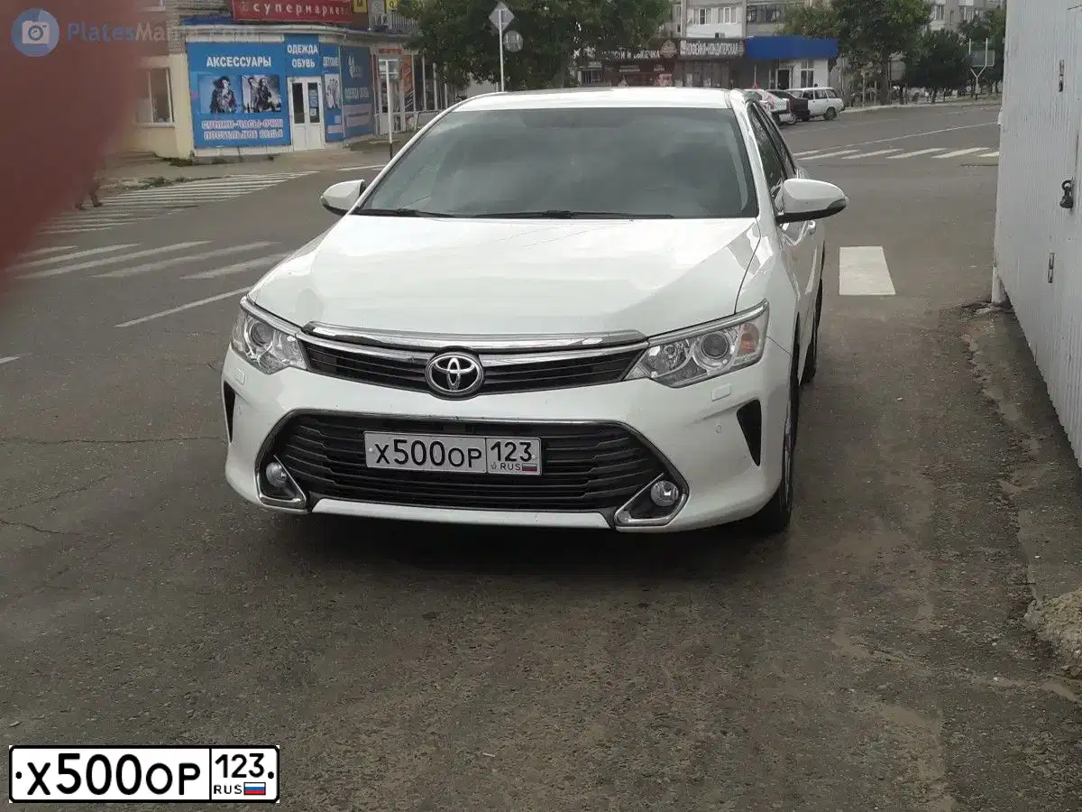 Фото автомобиля TOYOTA CAMRY, 2014 — госномер Х500ОР123. Цвет: Белый