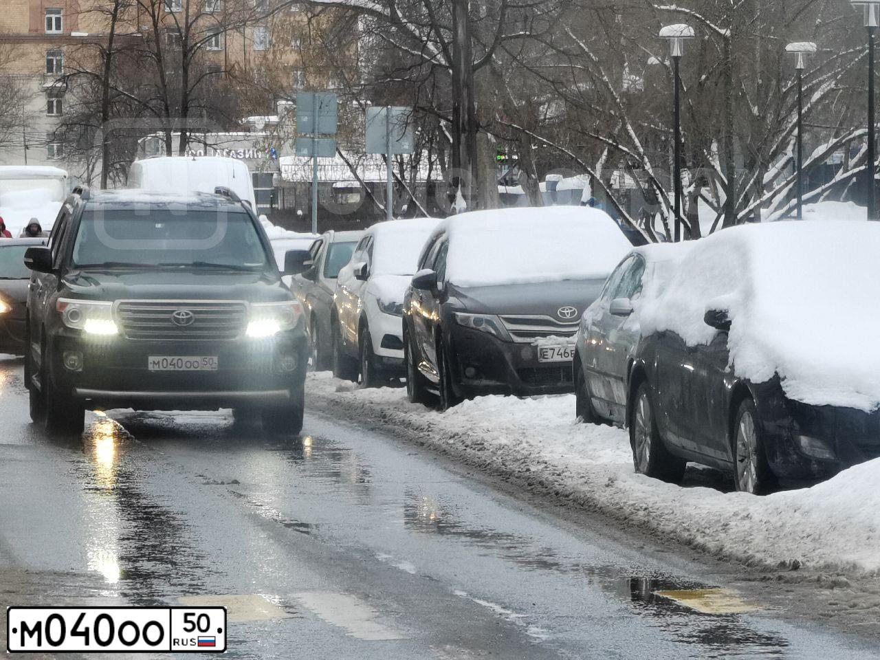 Фото автомобиля TOYOTA LANDCRUISER 200, 2012 — госномер В262ОР777. Цвет: ЧЕРНЫЙ