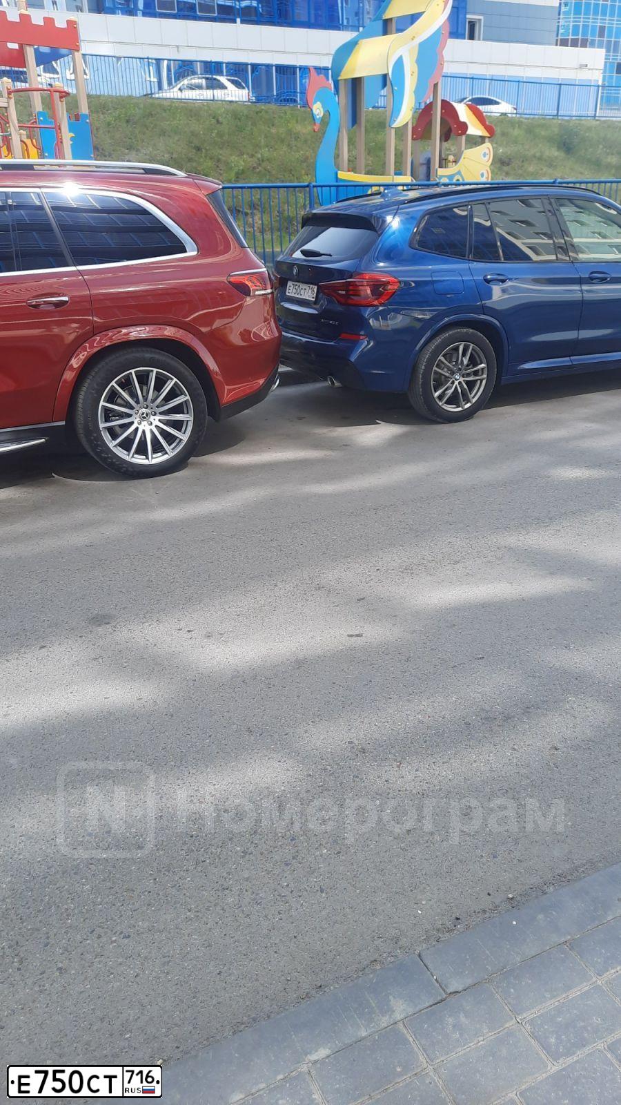 Фото автомобиля BMW X3, 2020 — госномер Е750СТ716. Цвет: синий