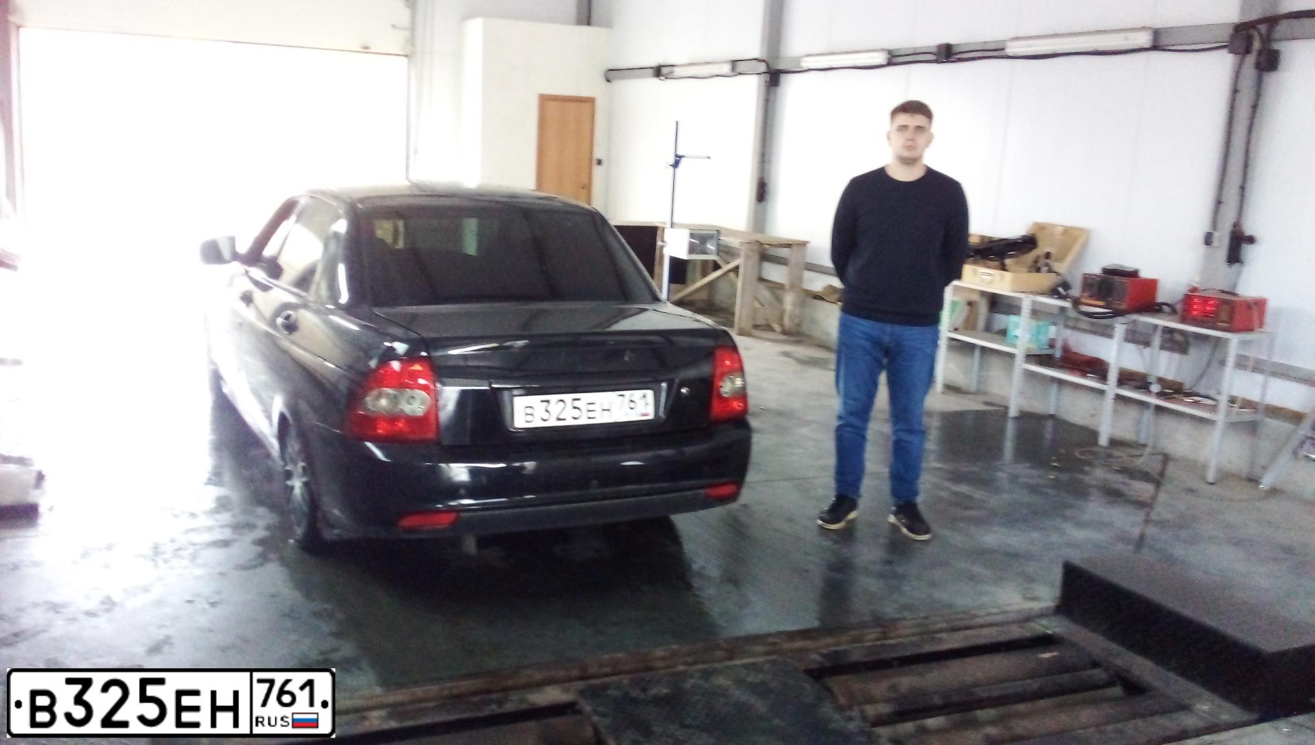Фото автомобиля LADA 2170 PRIORA, 2010 — госномер В325ЕН761. Цвет: СИНЕ-ЧЕРНЫЙ