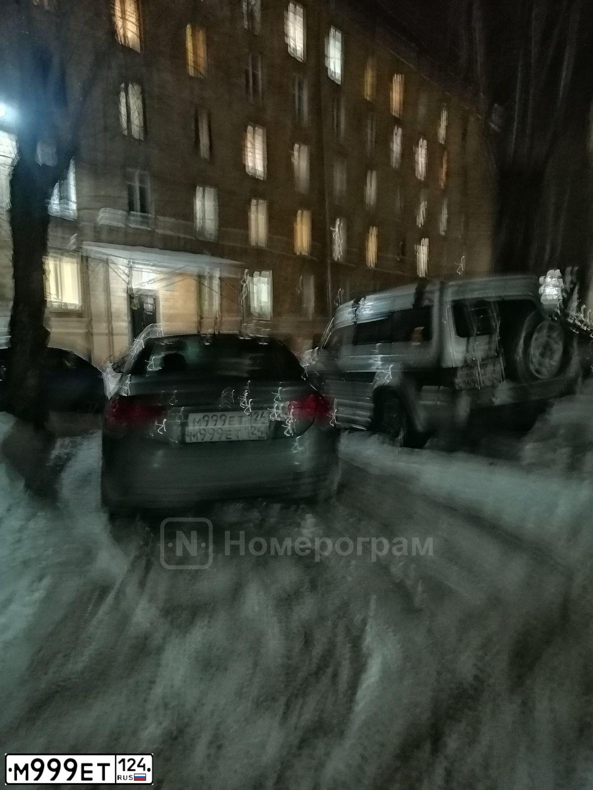 Фото автомобиля CITROEN C4, 2013 — госномер В426МТ124. Цвет: СЕРЫЙ