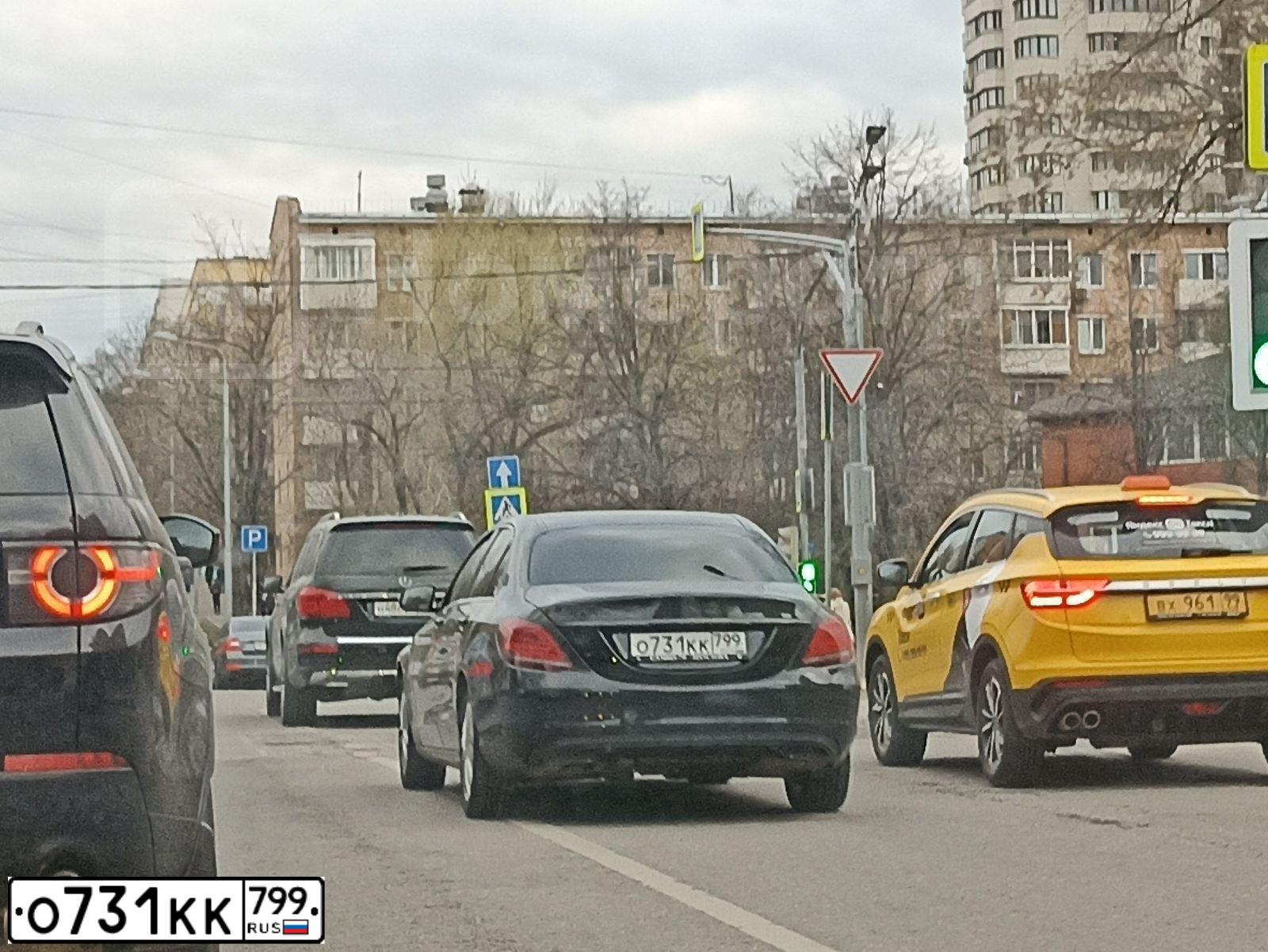 Фото автомобиля MERCEDES C-KLASSE, 2019 — госномер Е331ВН198. Цвет: ЧЕРНЫЙ