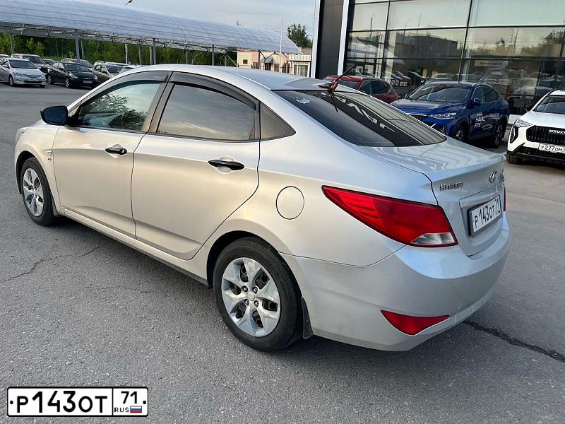 Фото автомобиля HYUNDAI SOLARIS, 2014 — госномер Н451РС82. Цвет: Серебристый