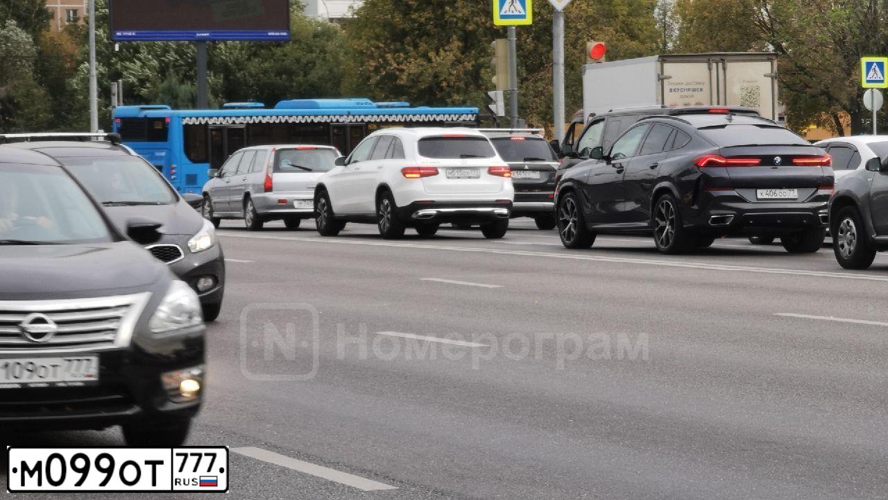 Фото автомобиля LADA 2109, 2003 — госномер В236МВ977. Цвет: СЕРЫЙ