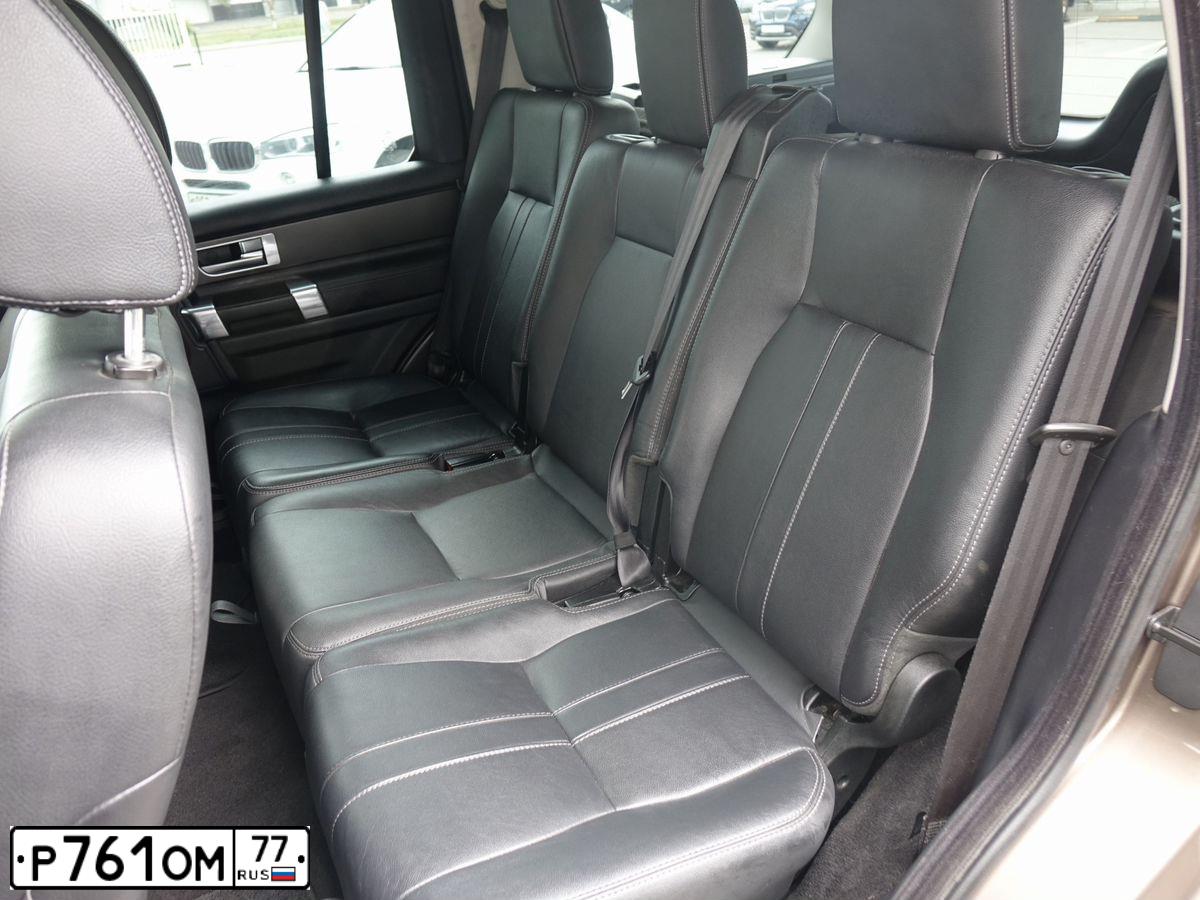 Фото автомобиля LANDROVER DISCOVERY, 2013 — госномер Р761ОМ77. Цвет: БЕЖЕВЫЙ