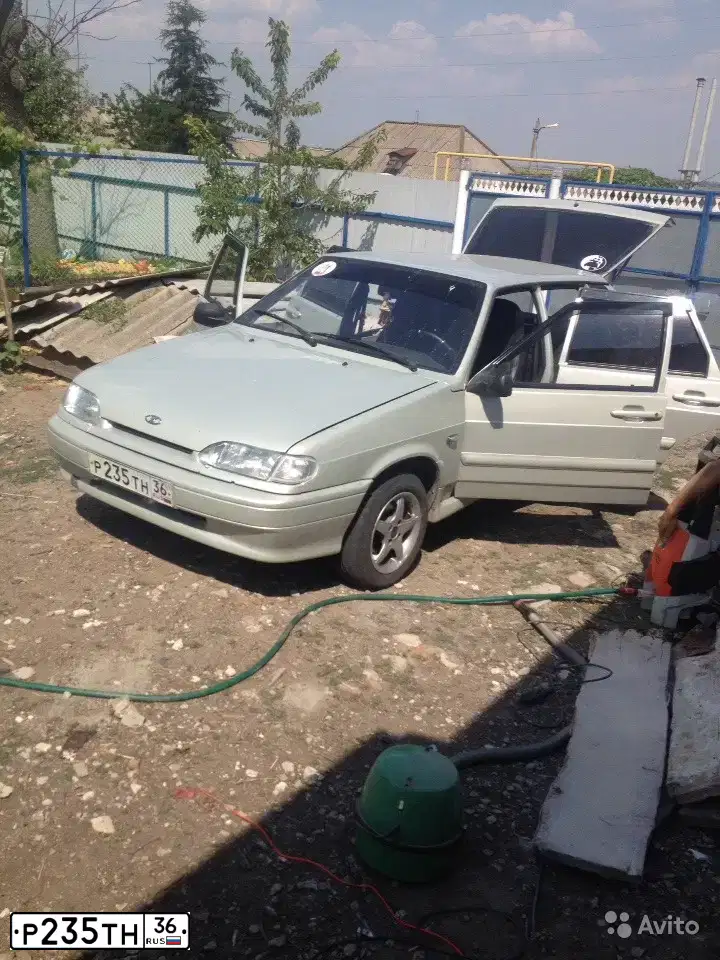 Фото автомобиля LADA 2114, 2005 — госномер К513ЕР761. Цвет: МОЛОЧНО-БЕЛЫЙ СЕРЕБРИСТЫЙ