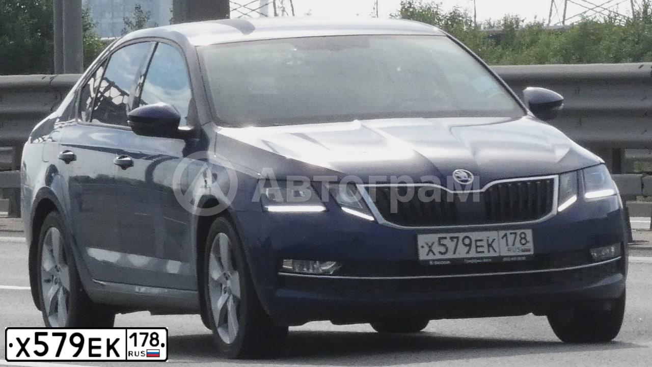 Фото автомобиля SKODA OCTAVIA, 2017 — госномер Х579ЕК178. Цвет: ТЕМНО-СИНИЙ