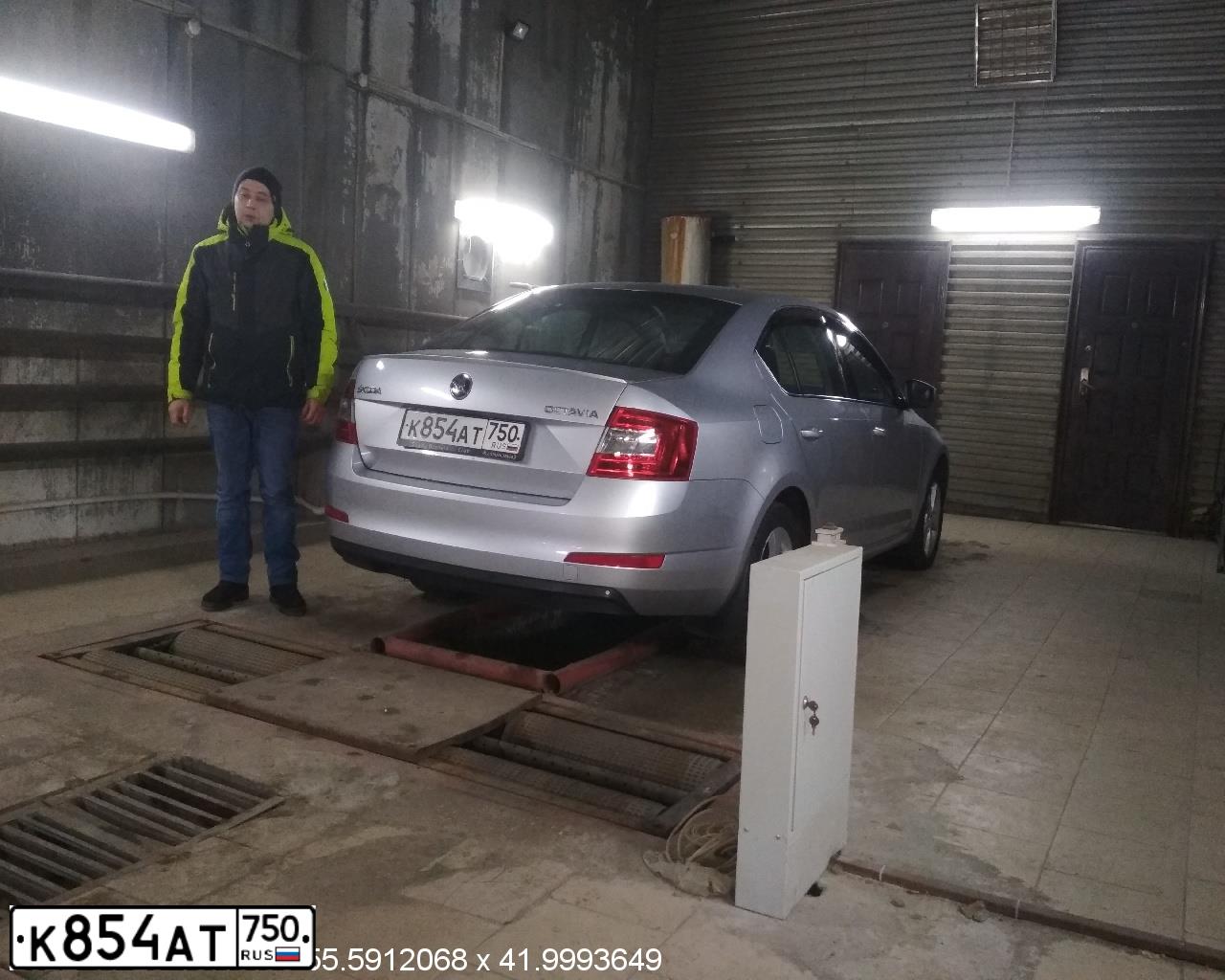 Фото автомобиля SKODA OCTAVIA, 2014 — госномер У562ЕР152. Цвет: Серебристый