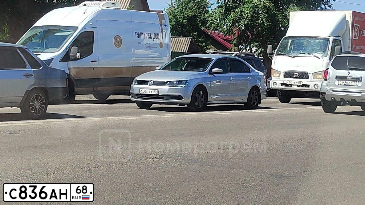 Фото автомобиля ФОРД ФОКУС, 2012 — госномер Е725ВО550. Цвет: Серебристый