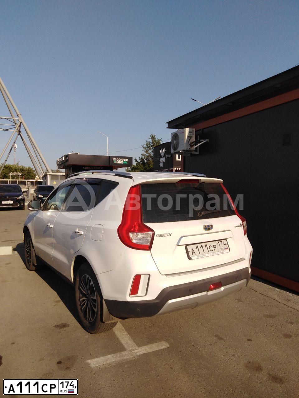 Фото автомобиля GEELY EMGRAND X7, 2019 — госномер С898ЕО774. Цвет: Белый