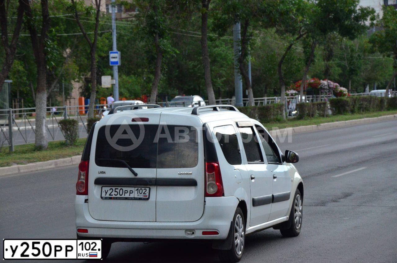 Фото автомобиля LADA LARGUS, 2017 — госномер У250РР102. Цвет: БЕЛЫЙ