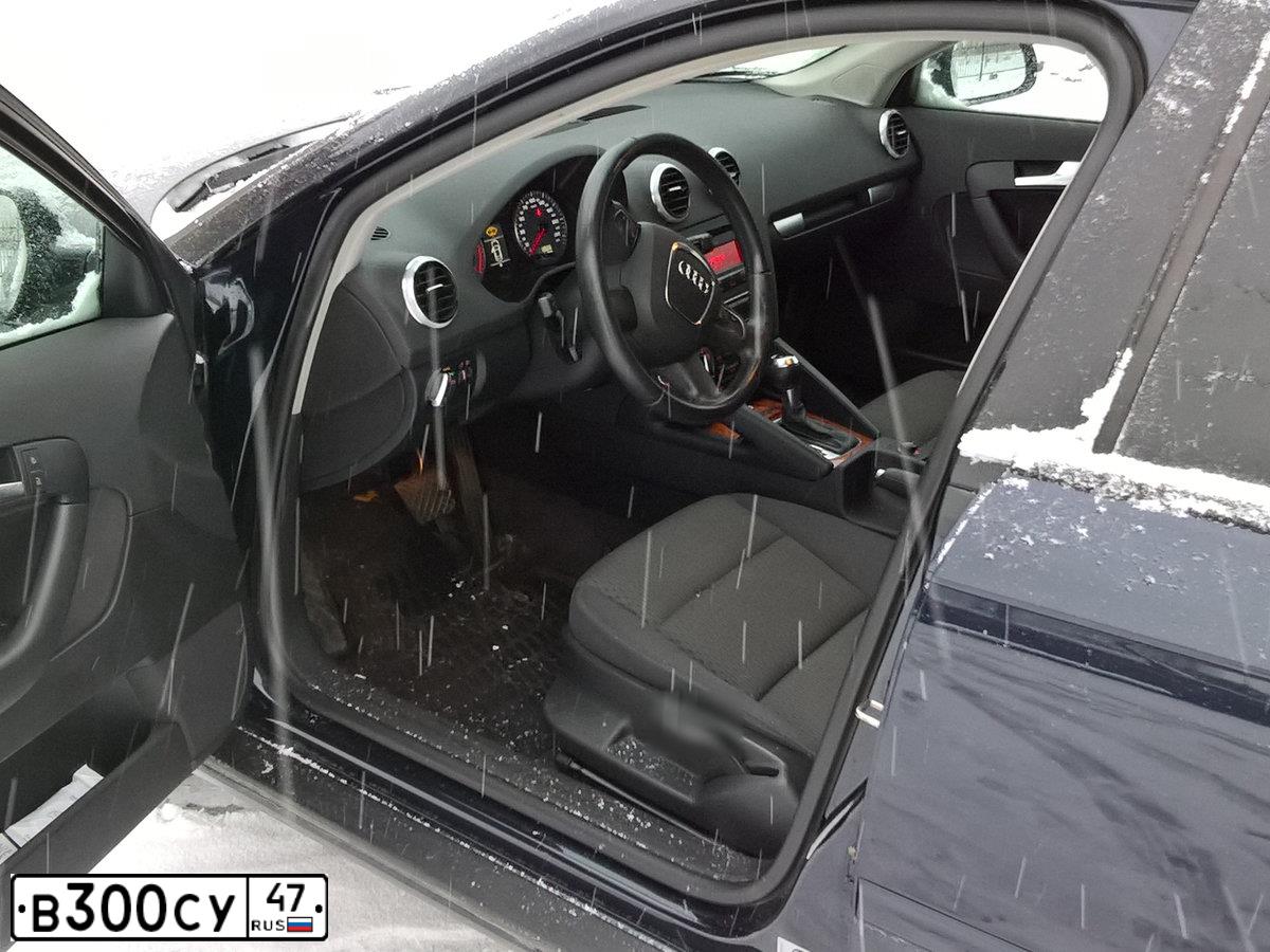Фото автомобиля AUDI A3, 2012 — госномер Е472КН180. Цвет: синий