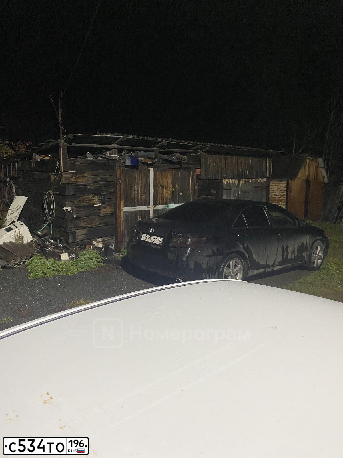 Фото автомобиля TOYOTA CAMRY, 2008 — госномер К303ОВ196. Цвет: ЧЕРНЫЙ