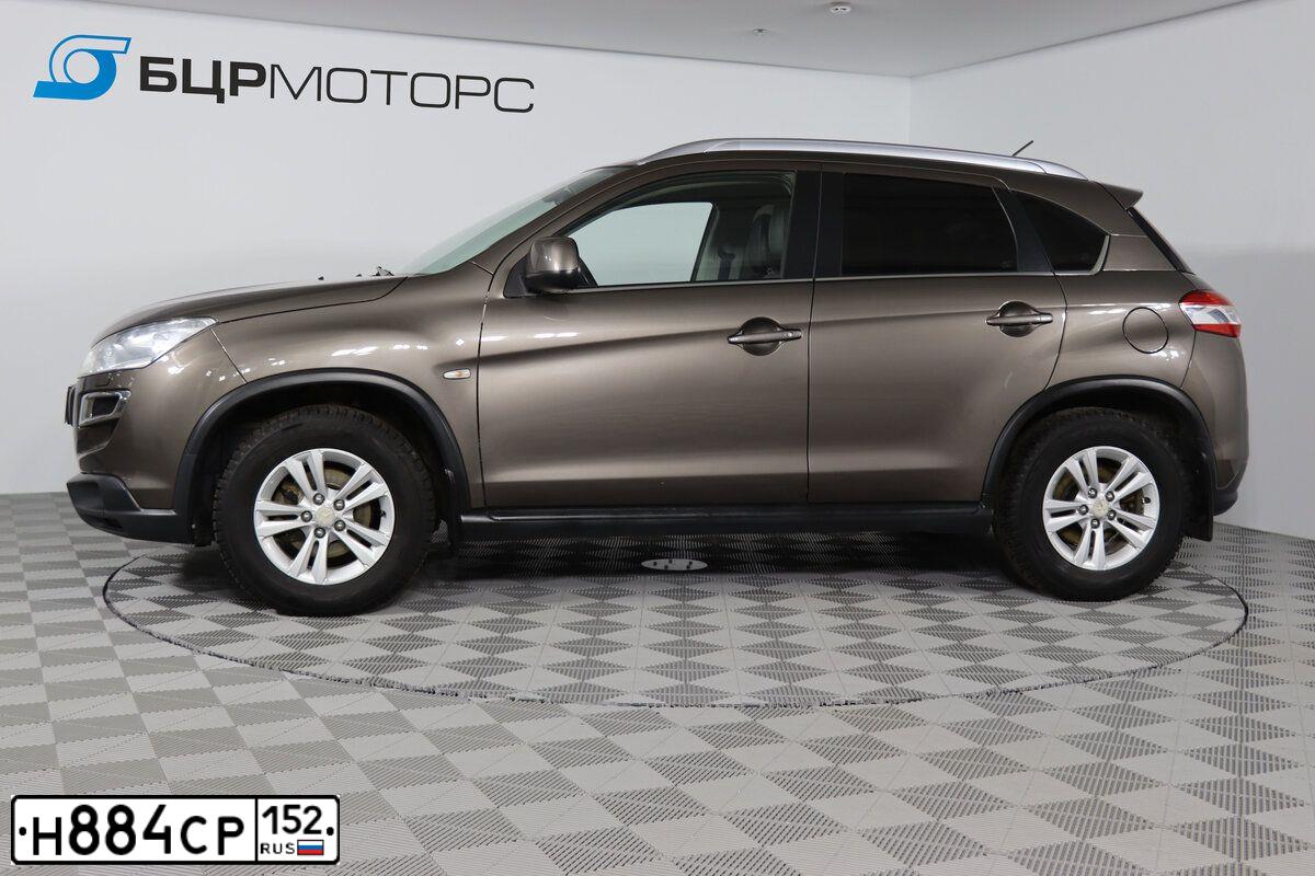 Фото автомобиля PEUGEOT 4008, 2012 — госномер Х827ВМ152. Цвет: Коричневый