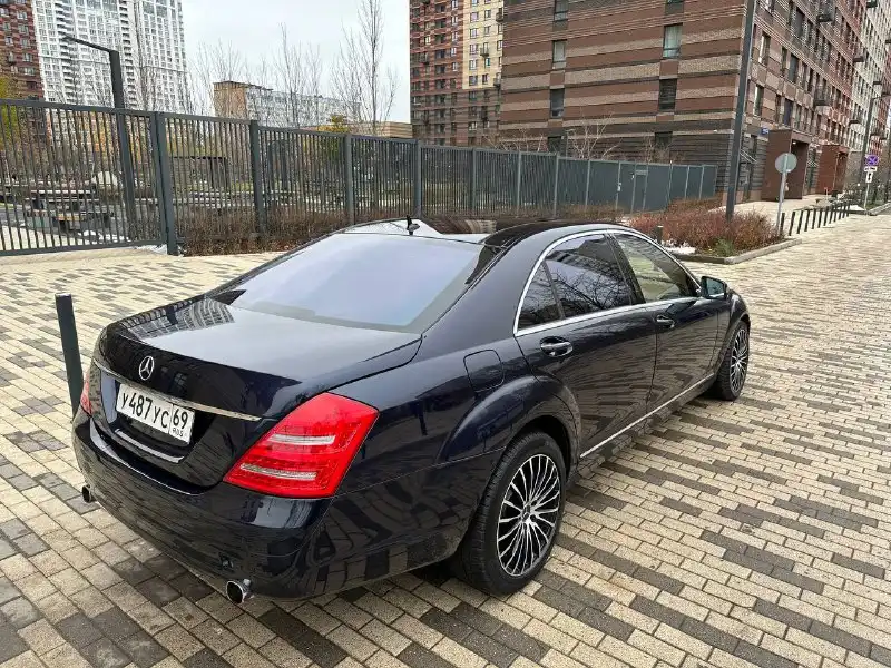Фото автомобиля MERCEDES-BENZ S500, 2006 — госномер Е334ХМ797
